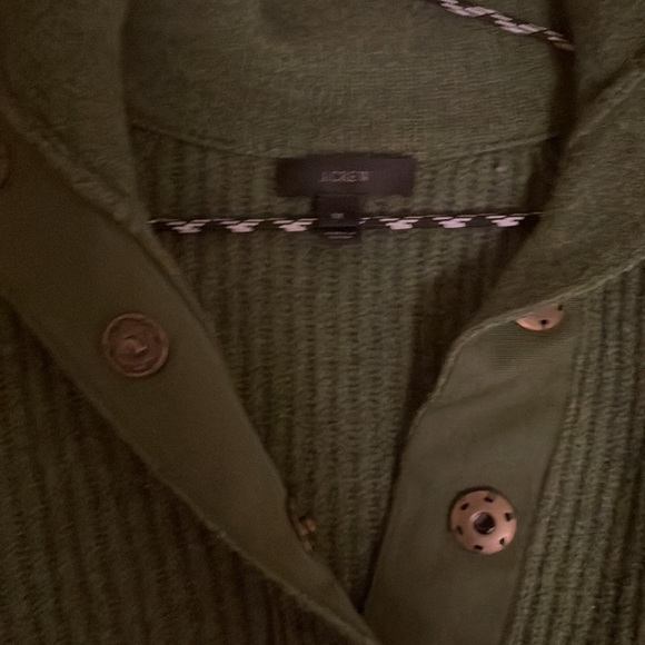 Olive green j crew wool sweater - Picture 3 of 7